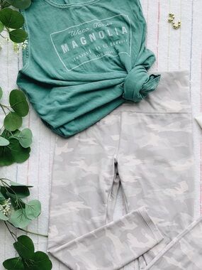 Athleta Camo Leggings Gray High Rise 7/8 Tight Athletic Yoga Pants